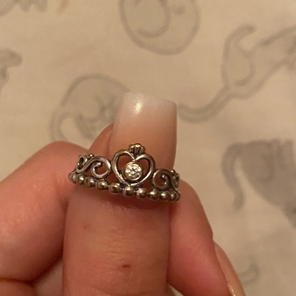Pandora Princess crown ring - Picture 1 of 3